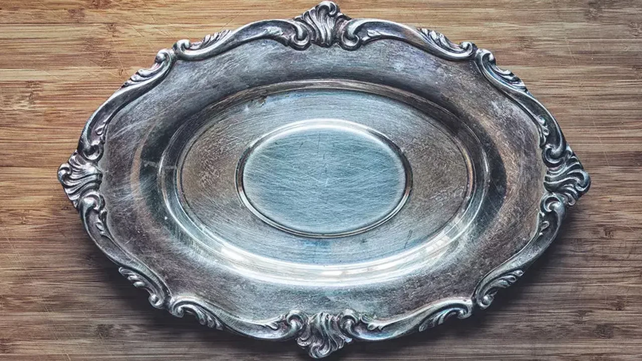 Evinde olan yaşadı! Gümüş tepsi servet değerinde: Fiyatı 85 bin TL'yi buluyor