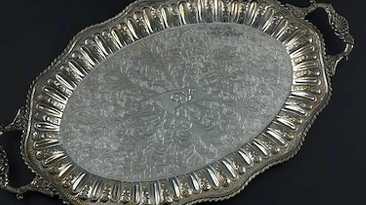 Evinde olan yaşadı! Gümüş tepsi servet değerinde: Fiyatı 85 bin TL'yi buluyor