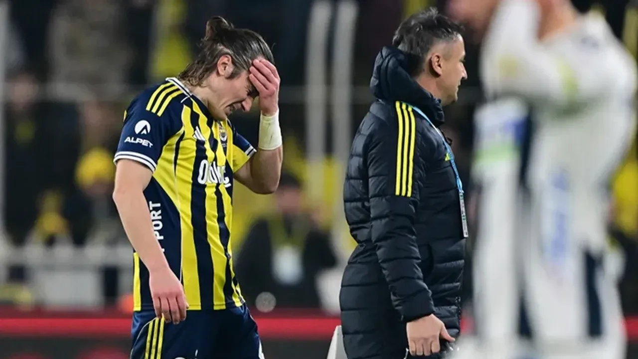 /spor/fenerbahceden-4-futbolcu-icin-sakatlik-aciklamasi-3284301