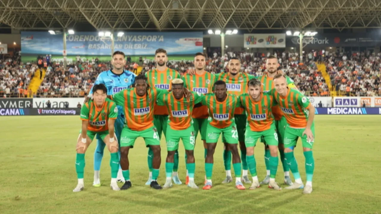 Galatasaray mı, Fenerbahçe mi? Süper Lig'de şampiyonluk ihtimalleri açıklandı!