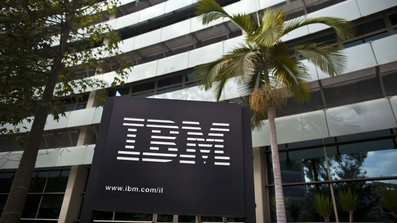 IBM’de 25 yılın en sert düşüşü