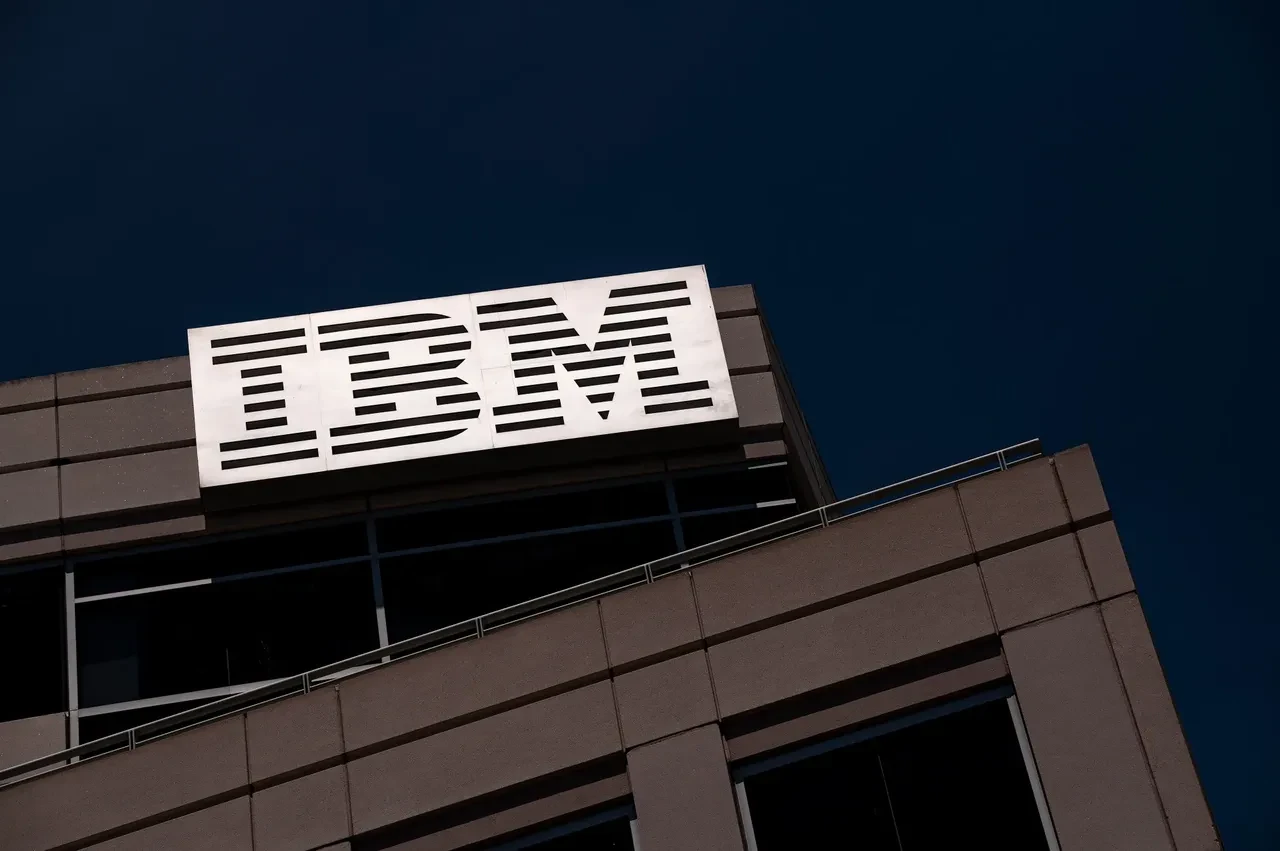 IBM’de 25 yılın en sert düşüşü