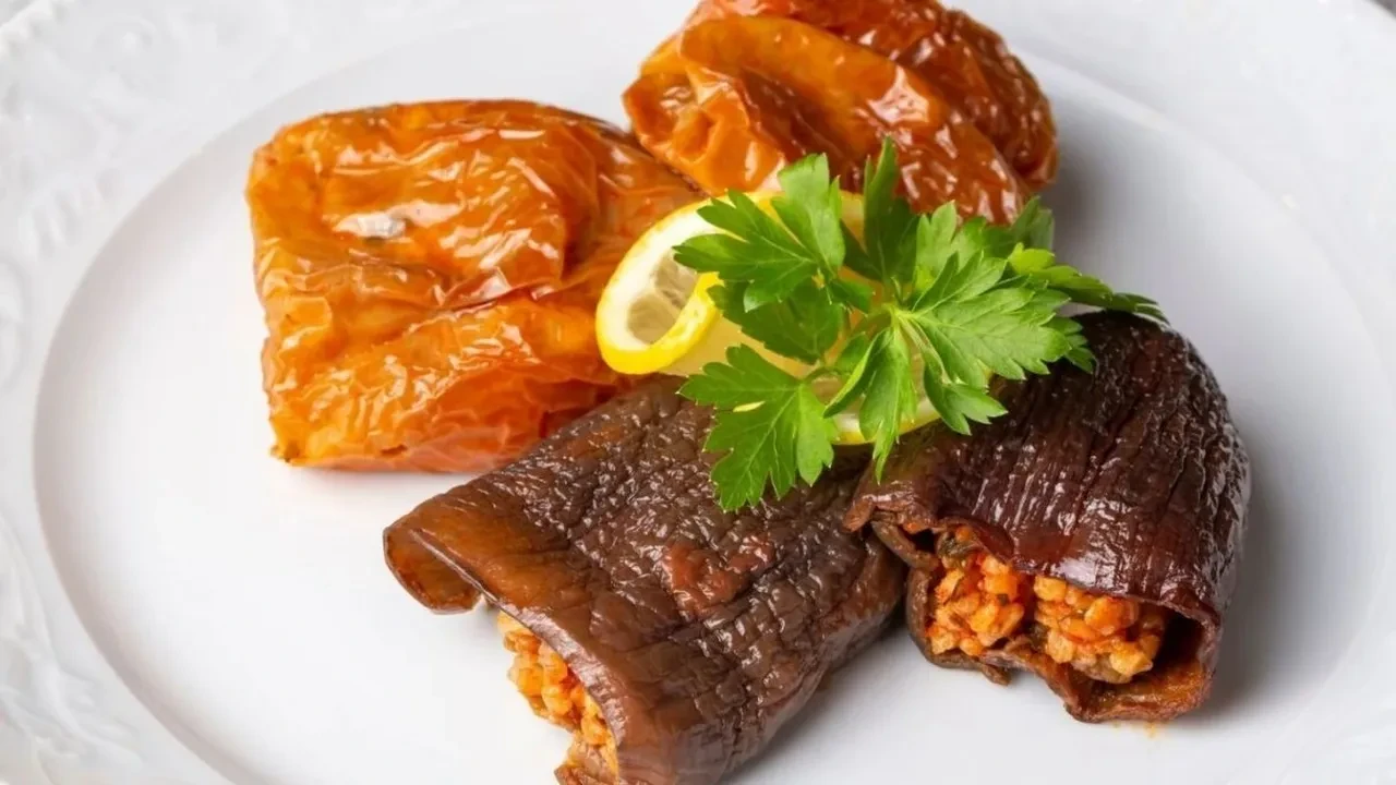 İftar sofralarında Diyarbakır usulü kuru dolma tarifi! Püf noktası sumak suyu
