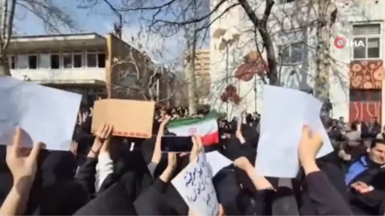 İran'da bu kez üniversiteler karıştı: Protestolar 4. gününde