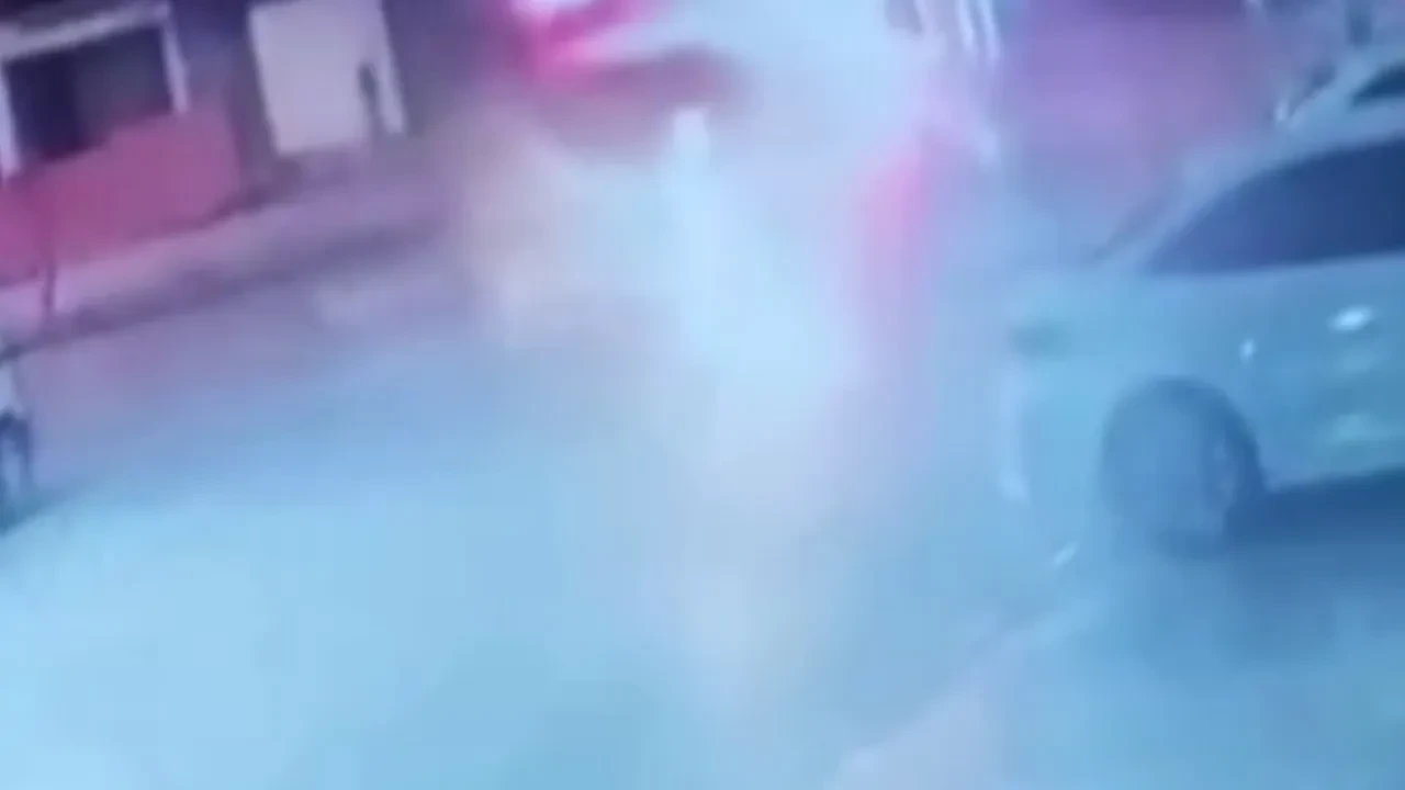 İş yerine silahlı saldırı anı kamerada