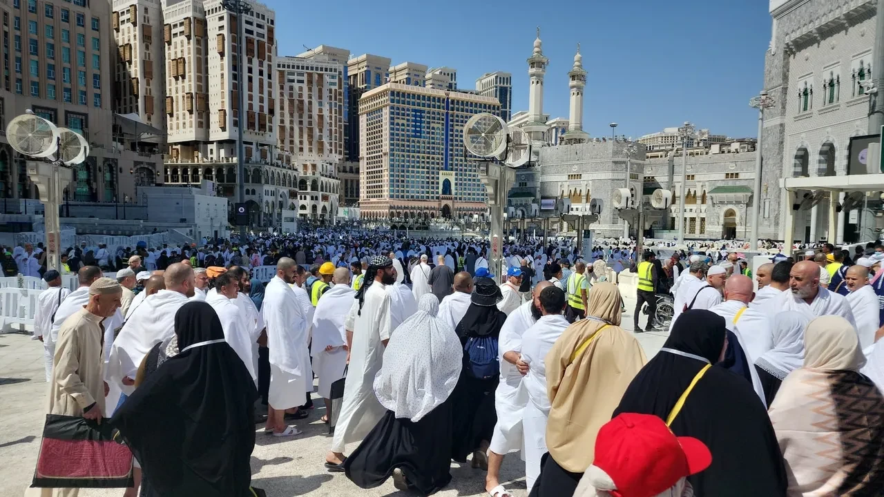 Kabe’de tarihin en kalabalık Ramazan umresi! Yeni düzenlemeler test ediliyor