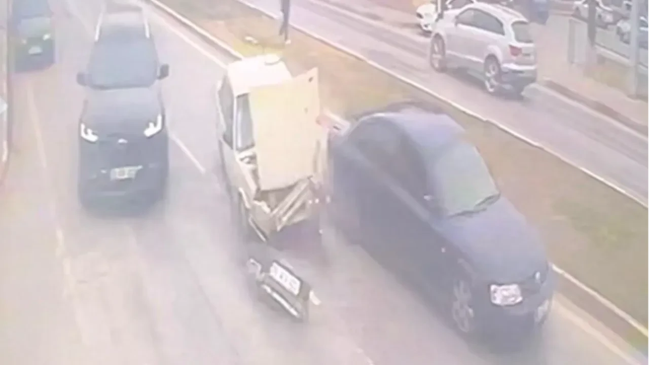 Kaza anı güvenlik kameralarında! Arkadan çarptı, 1 kişi yaralandı