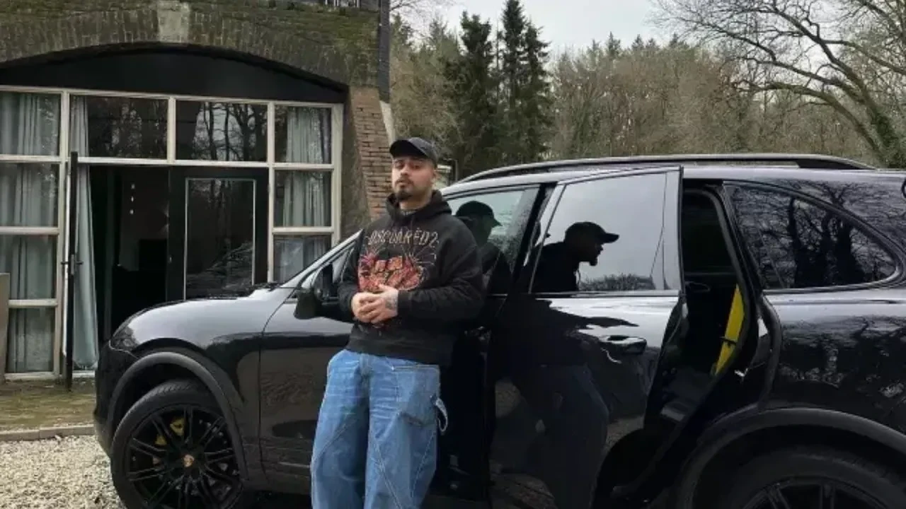 Lvbel C5’in çocukluk fotoğrafı ortaya çıktı! Sosyal medya yıkıldı