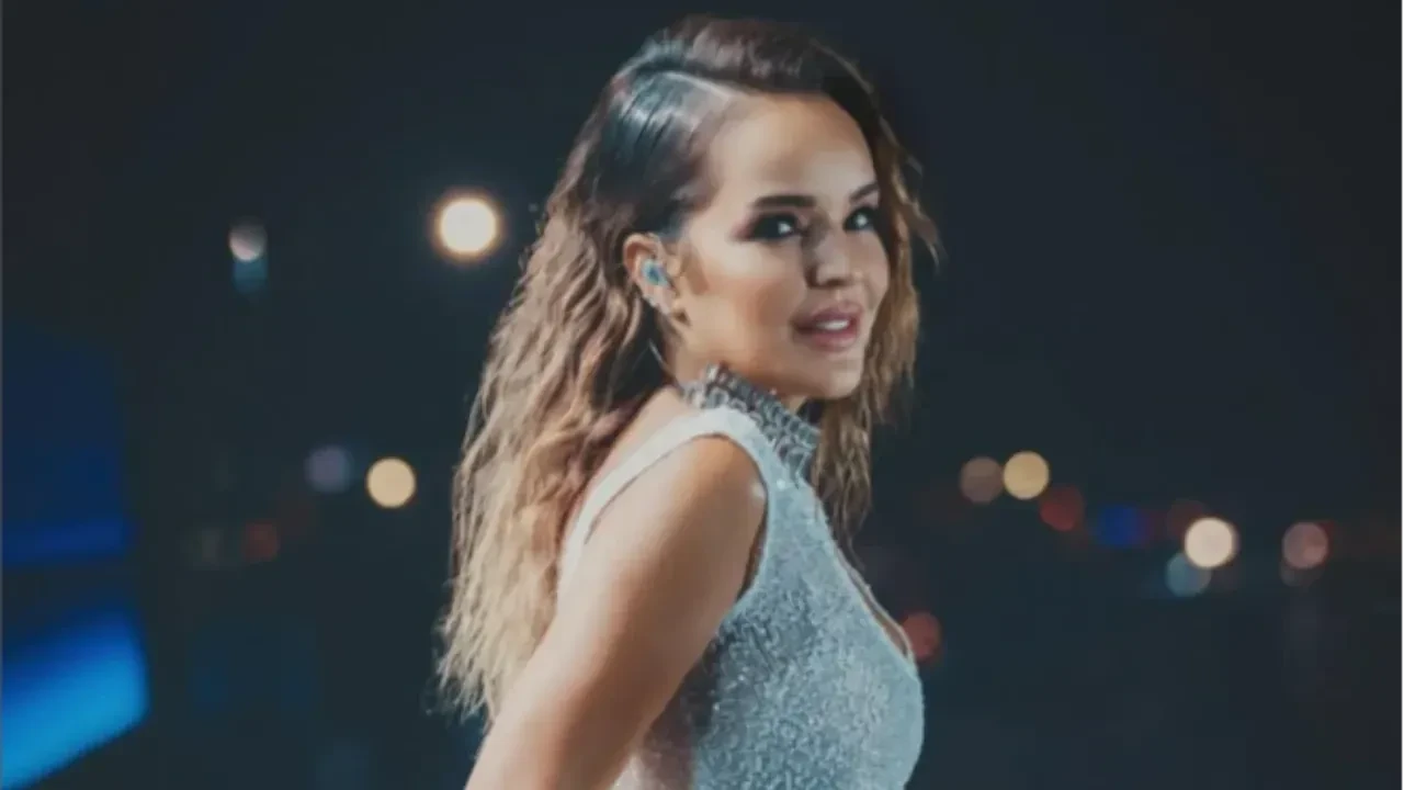 Şarkıcı Bengü'den bekarlık açıklaması: Neden kalkıp bir erkeğin pijamasını ütüleyeyim