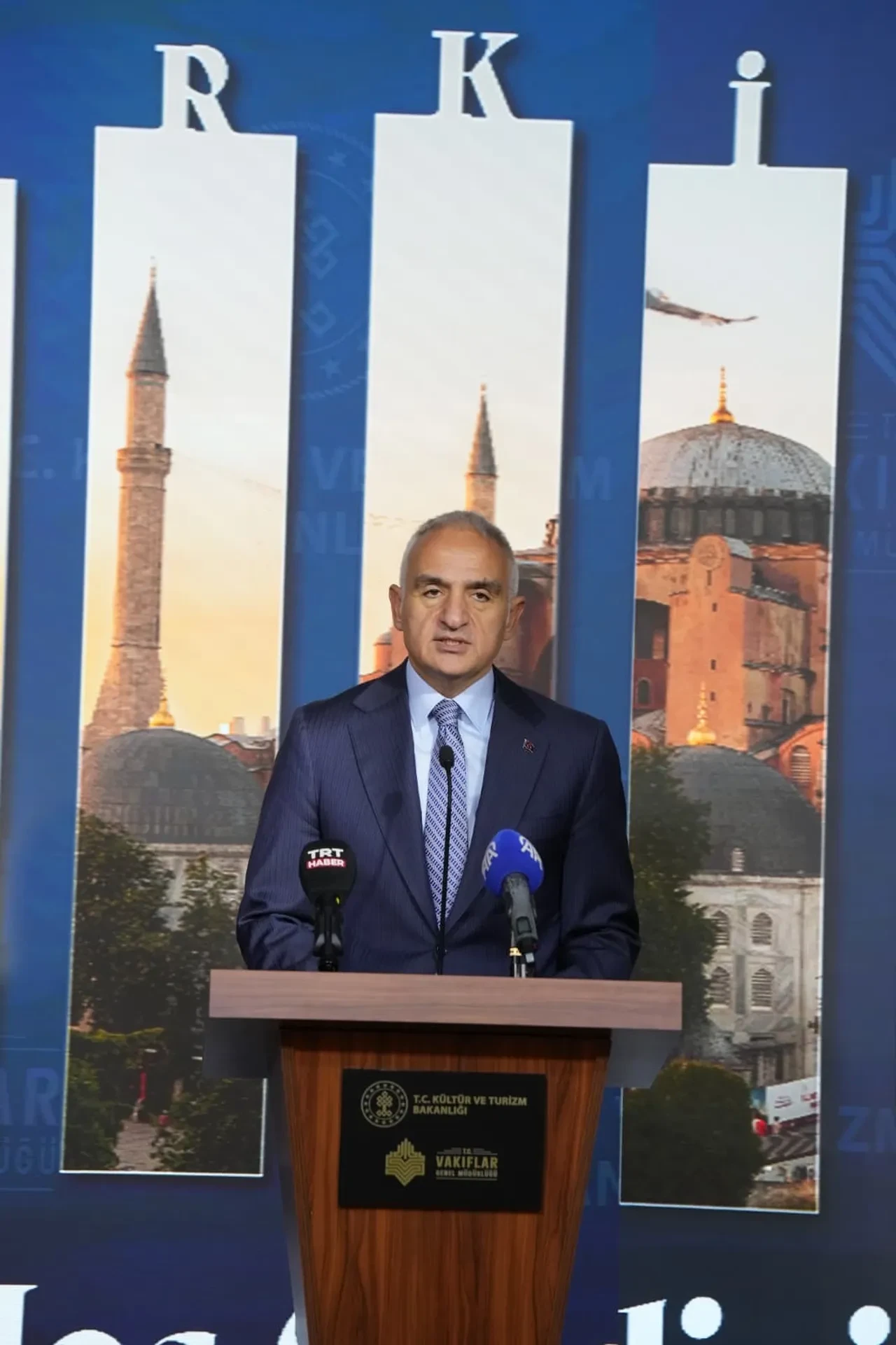 Selimiye Camii yeniden ihya edildi! Bakan Ersoy: Vakıflar günde 100 bin vatandaşımıza iftar veriyor