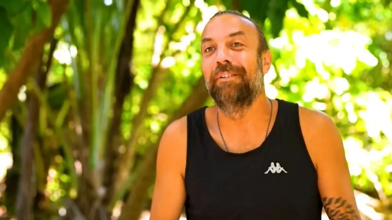 Survivor Deniz sessizliğini bozdu! Deniz Sercanla çıkan aşk iddiasına verdiği cevap kafaları karıştırdı 