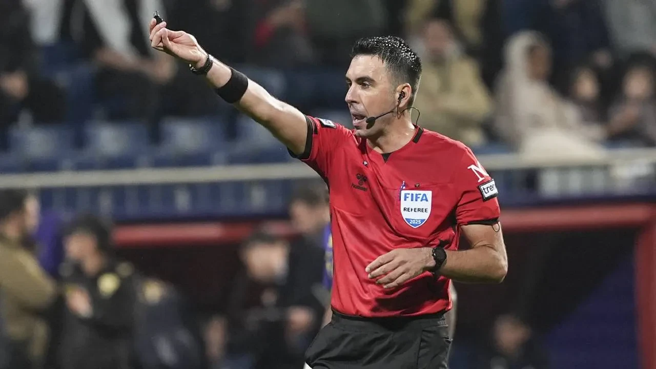 Ünlü hakem görevini bıraktı! Arda Kardeşler'den istifa kararı