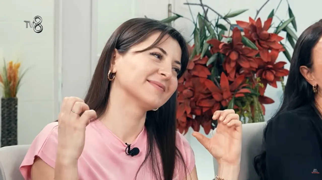 Yemekteyiz Hazal Ülker kimdir, kaç yaşında? Zuhal Topal'la Yemekteyiz Hazal aslen nerelidir?