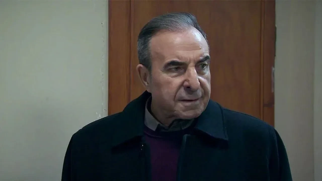 Zafer Ergin Akasya Durağı Yeniden dizisinde yer alacak mı? Zafer Ergin’in Akasya Durağı’ndaki rolü ne? 