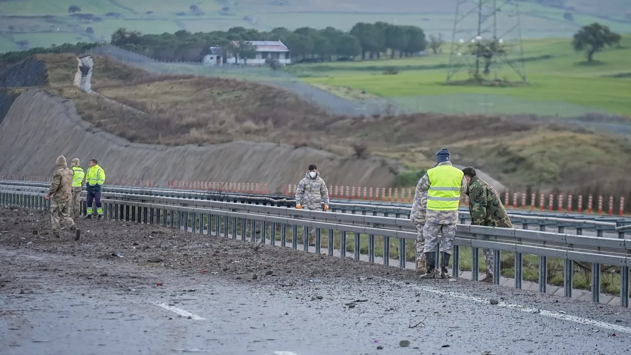 balıkesir'de f16 düştü