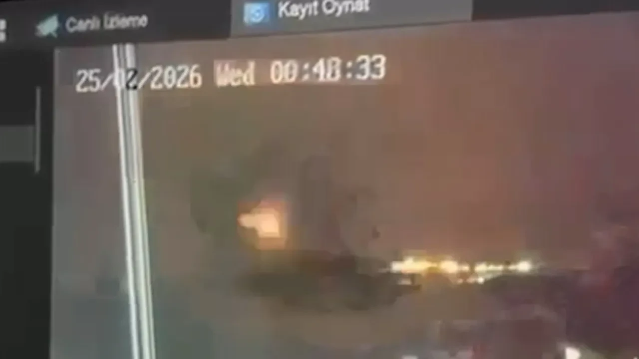 Balıkesir'de F-16 savaş uçağının düşme anı kamerada! Havada alev topuna dönmüş 