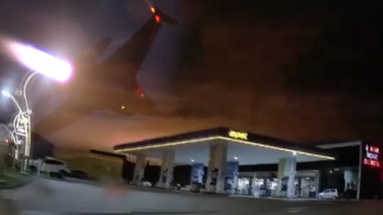 Balıkesir'de F-16 uçağının düşme anı kamerada