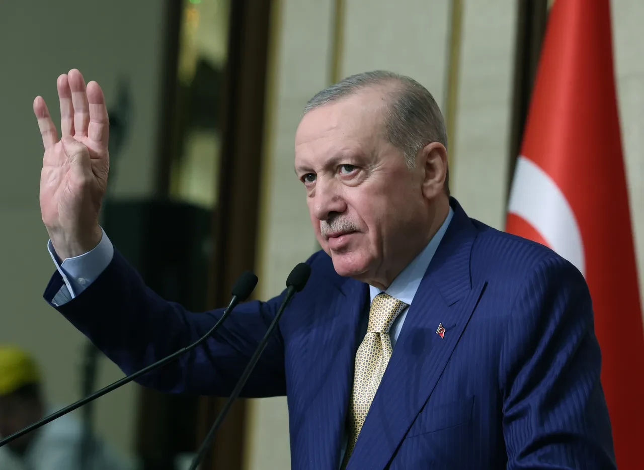 Cumhurbaşkanı Erdoğan'dan 'Laiklik Bildirisi' tepkisi: Hezeyanlarına gülüp geçiyoruz