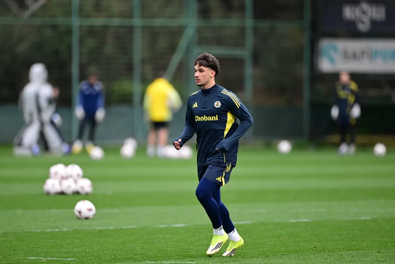 Eski Galatasaraylı, Fenerbahçe formasını giydi! Transfer çalımı Çağrı Hakan Balta ilk idmanına çıktı