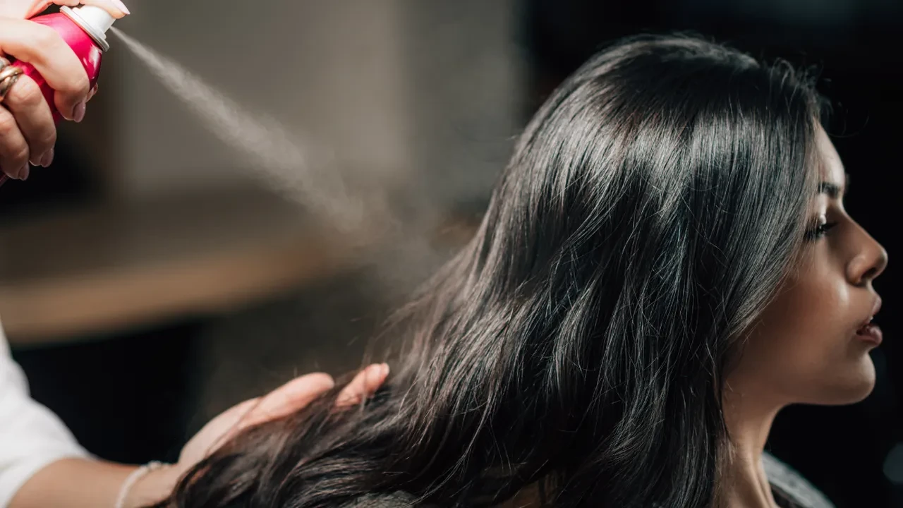 Evde kuaför eli değmiş gibi fön çekmek mümkün! Kuaför gibi fön çekmenin püf noktaları