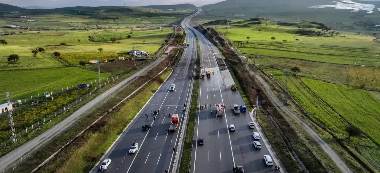 F-16'nın düşüşüne tanık olan şoför o anları anlattı: "Bütün parçalar önüme fırladı"