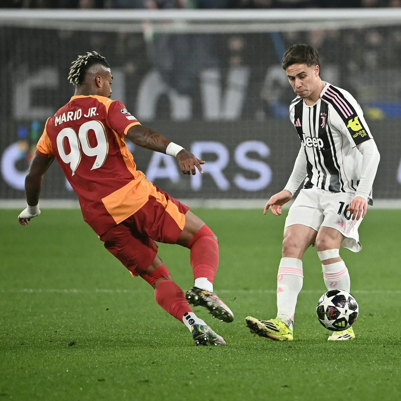 Galatasaray Juventus deplasmanında turladı: Şampiyonlar Ligi'nde son 16'dayız!