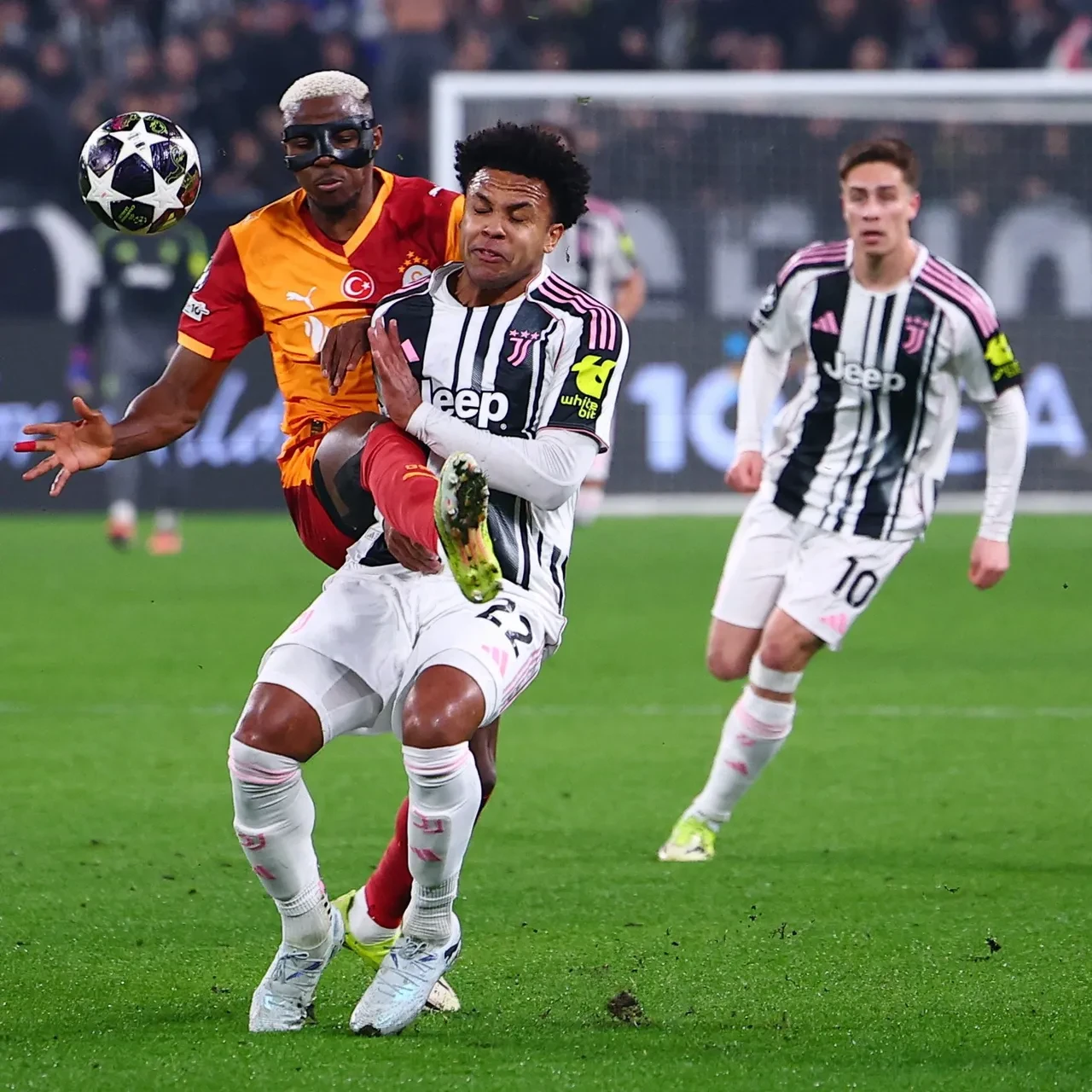 Galatasaray Juventus deplasmanında turladı: Şampiyonlar Ligi'nde son 16'dayız!