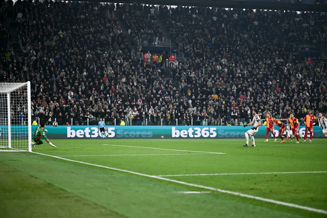 Galatasaray Juventus deplasmanında turladı: Şampiyonlar Ligi'nde son 16'dayız!