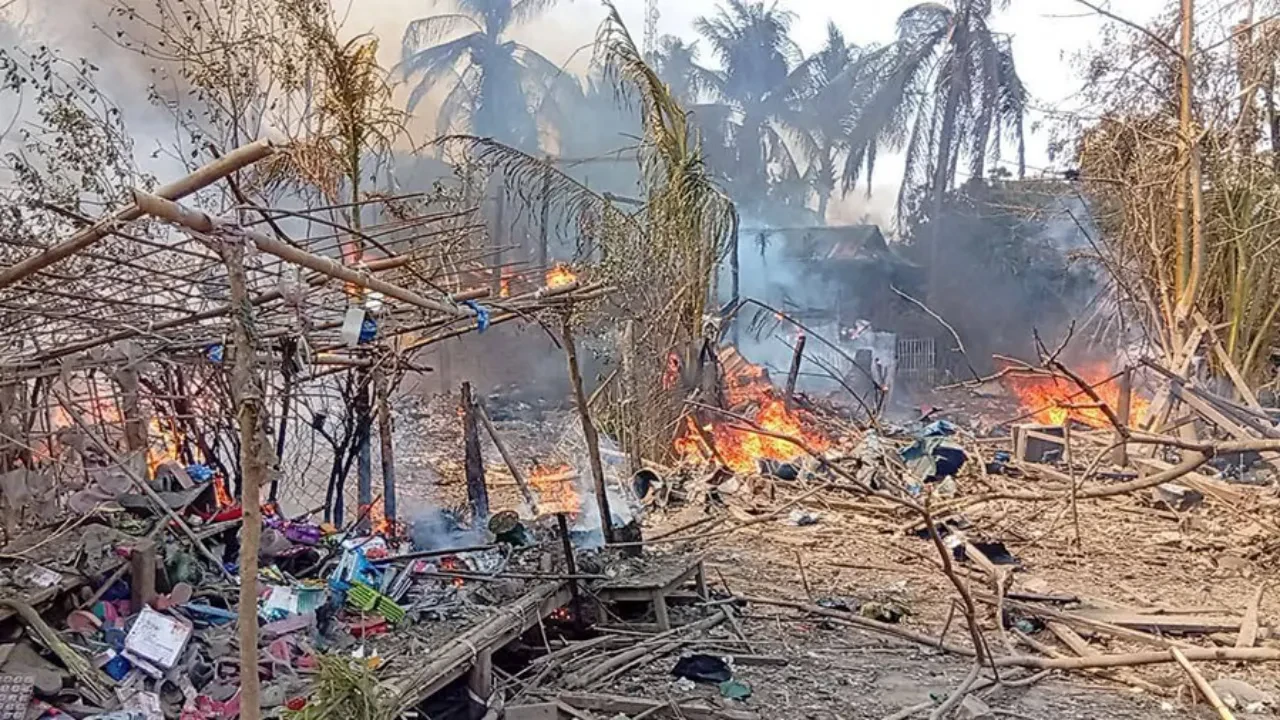 Havadan ölüm yağdırdılar! Myanmar'da çok sayıda sivil hayatını kaybetti