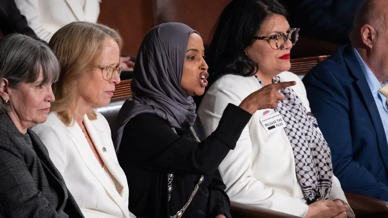 Kongre konuşmasına Trump'la atışan Ilhan Omar'ın sözleri damga vurdu