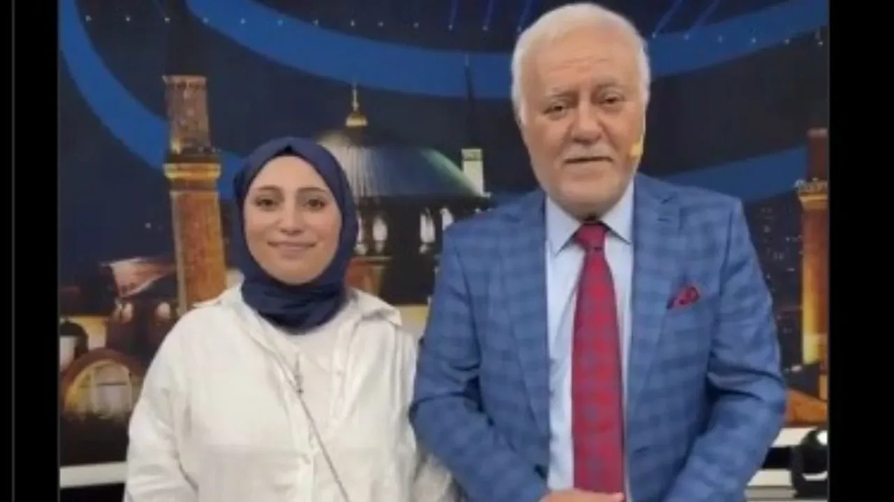 Nihat Hatipoğlu’yla da fotoğraf çekti! Oyuncuların peşini bırakmayan Hafsa bu kez pes dedirtti