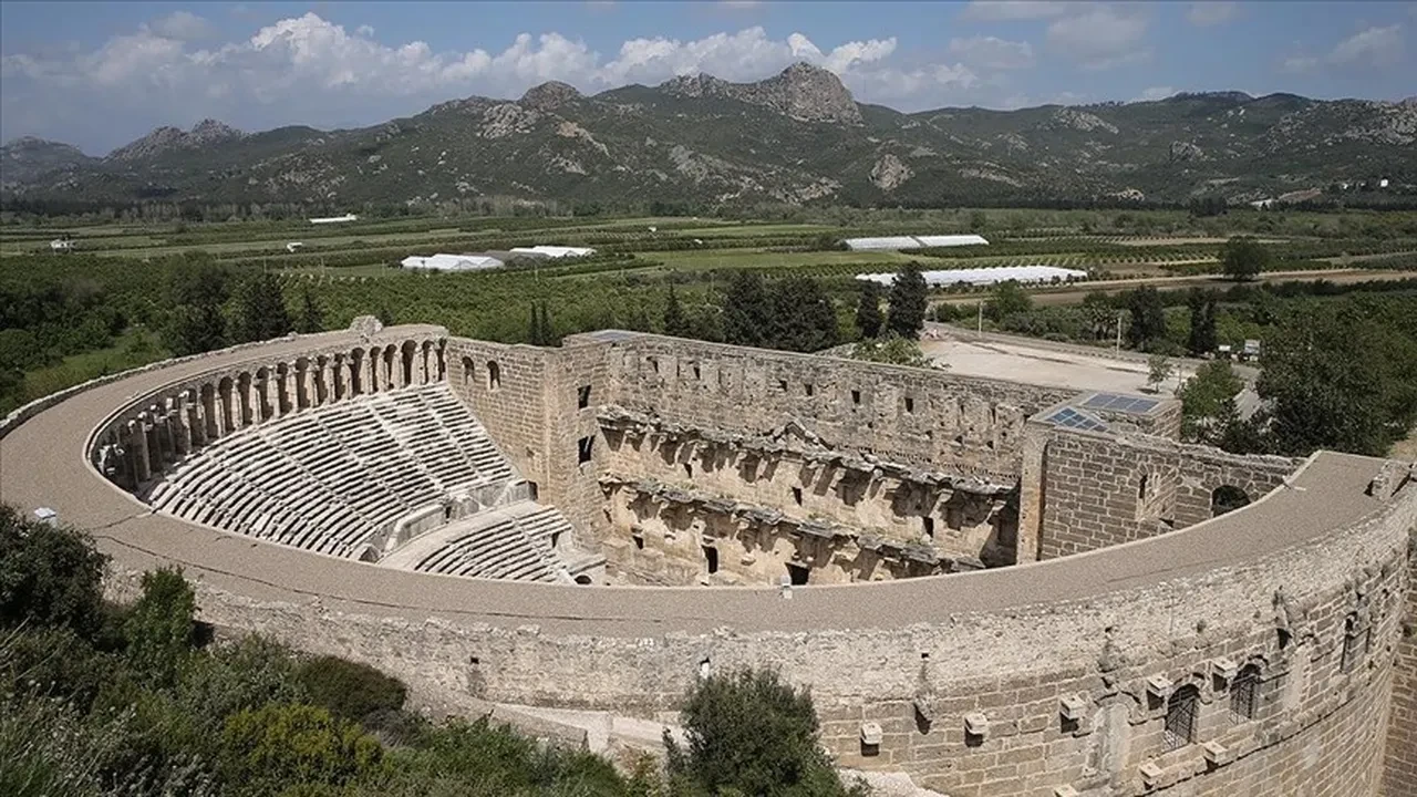 Aspendos Tiyatrosu