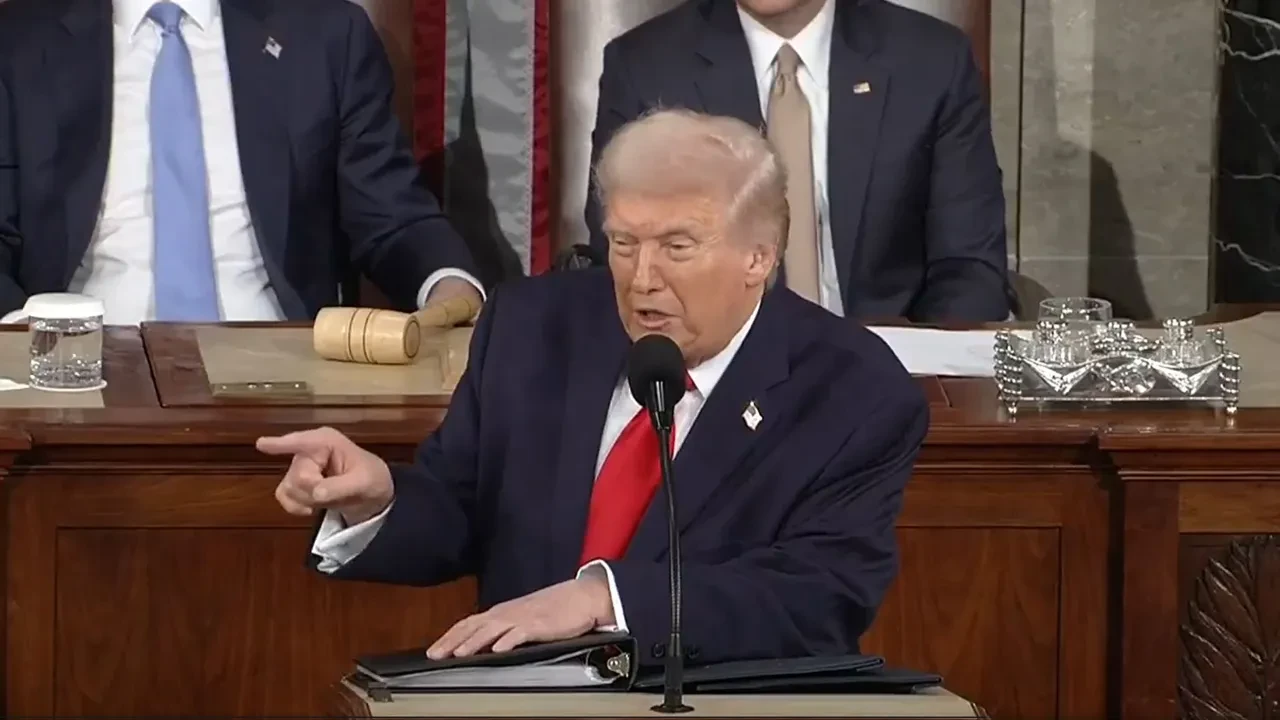 Trump Kongre'yi karıştırdı! Parmağıyla hedef gösterdi: Bu insanlar deli, gerçekten deli