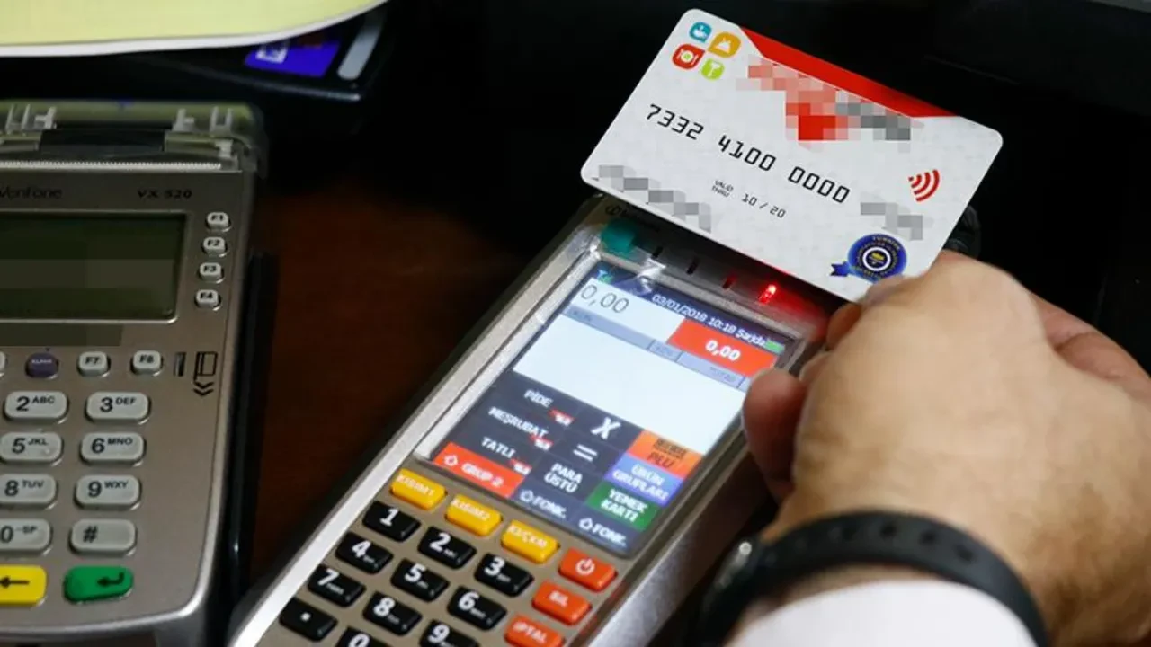 Yemek kartında yüzde 40 çıkmazı! 'Kendi paramızla rezil oluyoruz'