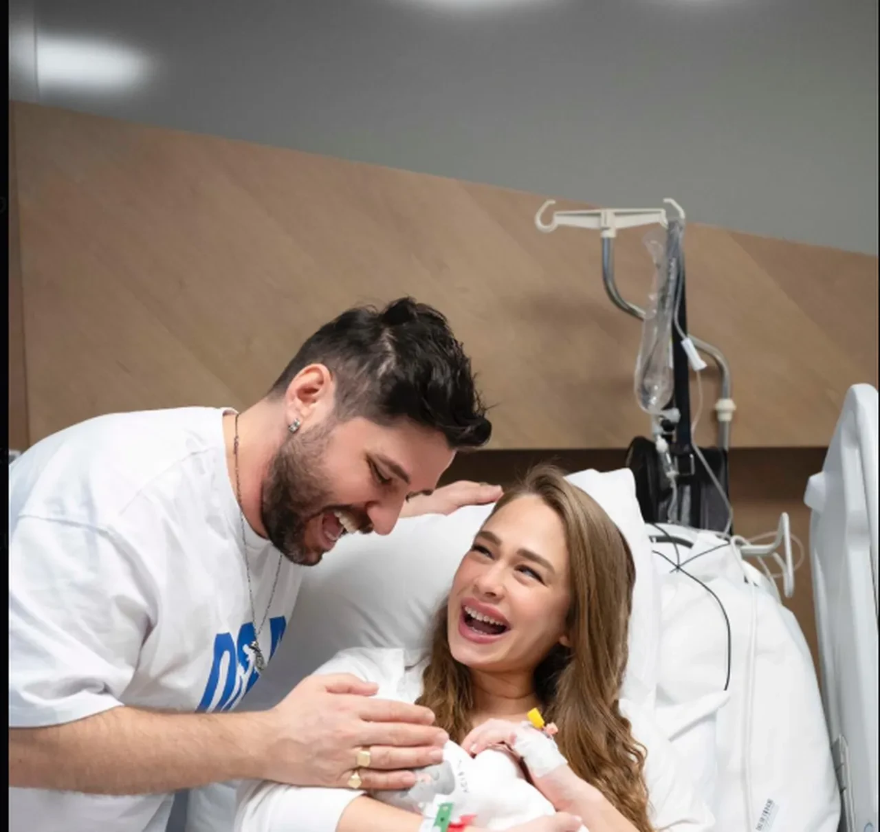 Begüm Öner anne oldu! Kızının ismini ilk kez açıkladı