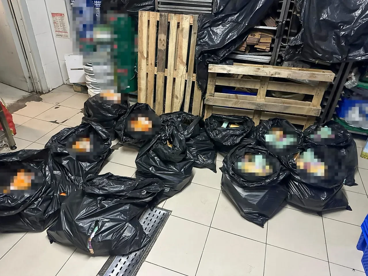 Diyarbakır'da gıda sahtekarlarına baskın: 1 tona yakın peynir ve süt ürününe el konuldu