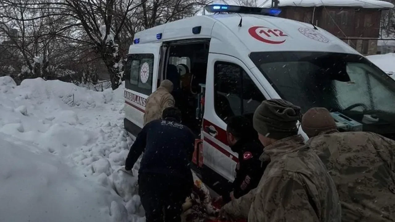 Erzincan'da HES inşaatında toprak kayması: 1 işçi hayatını kaybetti