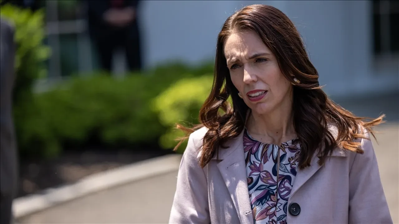 Eski Başbakan Jacinda Ardern ekonomik kriz nedeniyle ülkesini terk etti