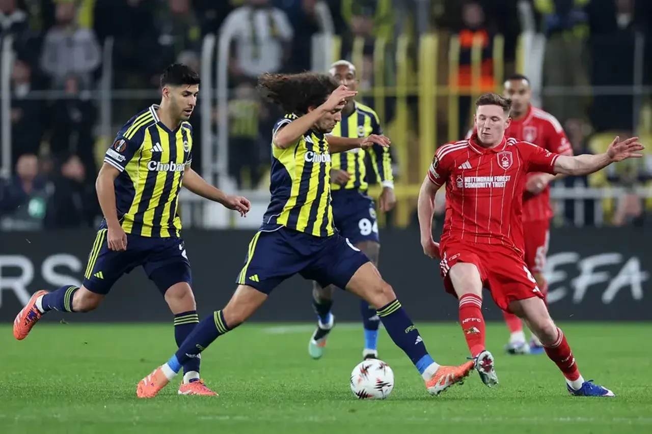 Fenerbahçe Nottingham Forest deplasmanında | AVRUPA LİGİ CANLI MAÇ ANLATIMI