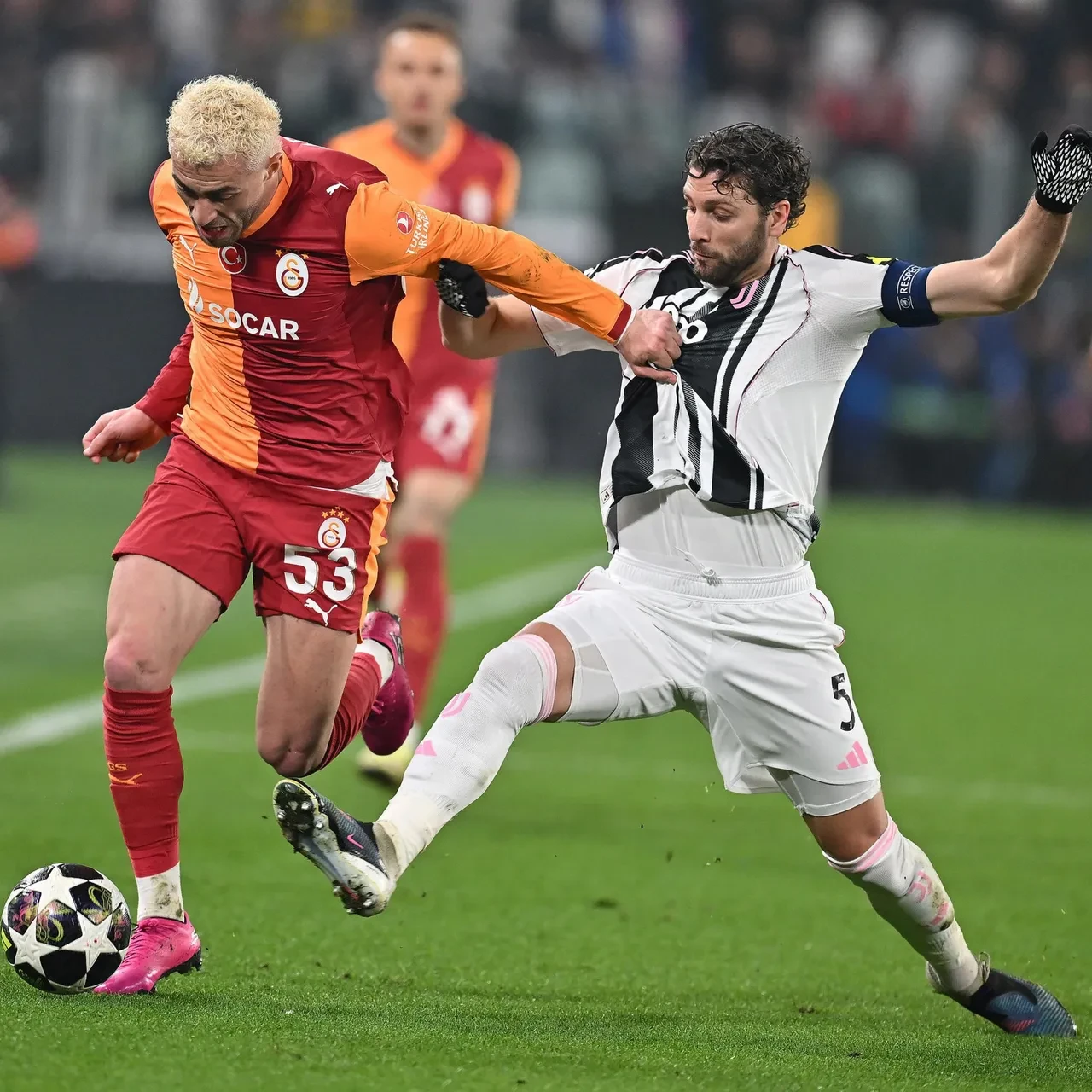 Galatasaray Juventus deplasmanında turladı: Şampiyonlar Ligi'nde son 16'dayız!