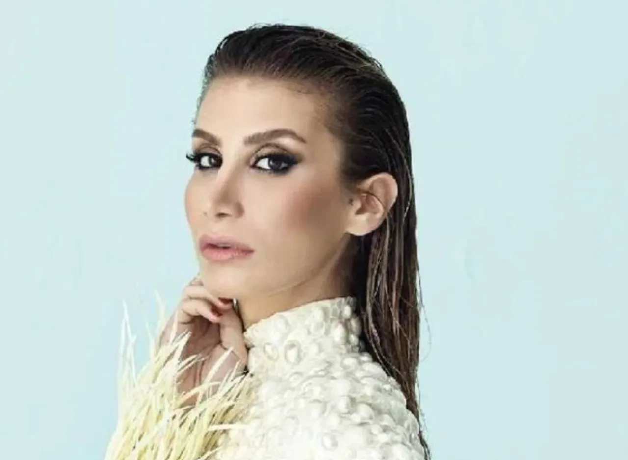 İrem Derici ile nişanlısı Melih Kunukçu yüzükleri attı mı? İrem Derici'den Kunukçu'yu hedef alan göndermeli paylaşım!