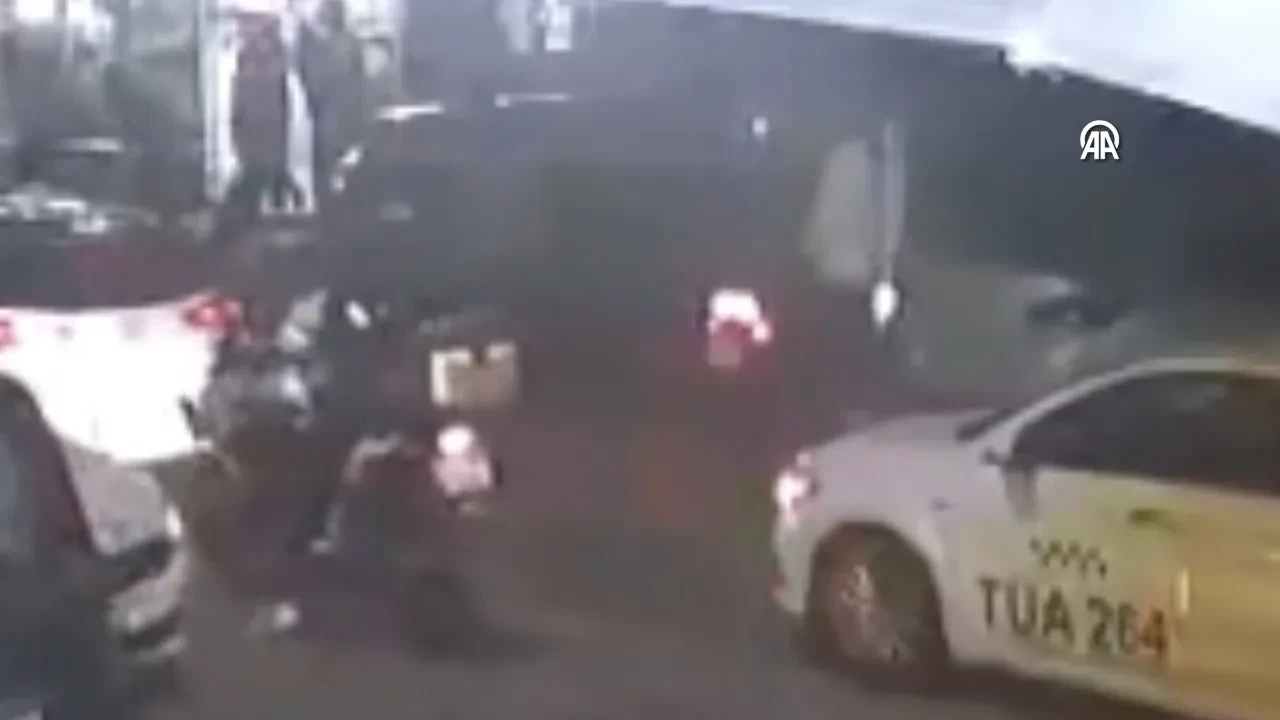 Kız kardeşinin yanındaki şahsı bıçaklayarak katletti! O anlar kamerada 