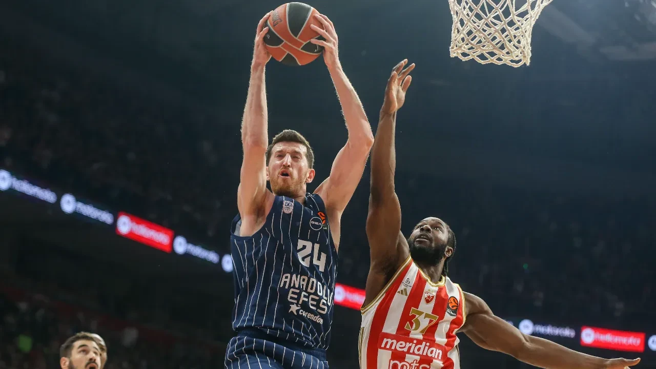 Kızıl Yıldız Anadolu Efes maç sonucu kaç kaç? EuroLeague'de seri sona erdi