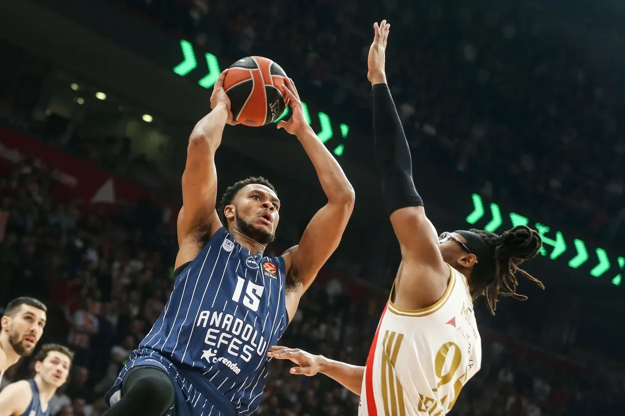 Kızıl Yıldız Anadolu Efes maç sonucu kaç kaç? EuroLeague'de seri sona erdi