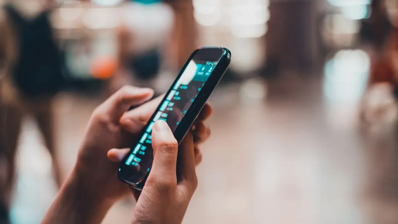 Kullanılan en kirli eşya telefon oldu! Adeta mikrop yayıyor