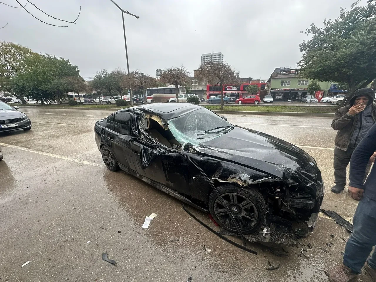Lüks aracıyla kaza yaptı, hayatının şokunu yaşadı! Hava yastığı açılmadı: Markayı dava etti 