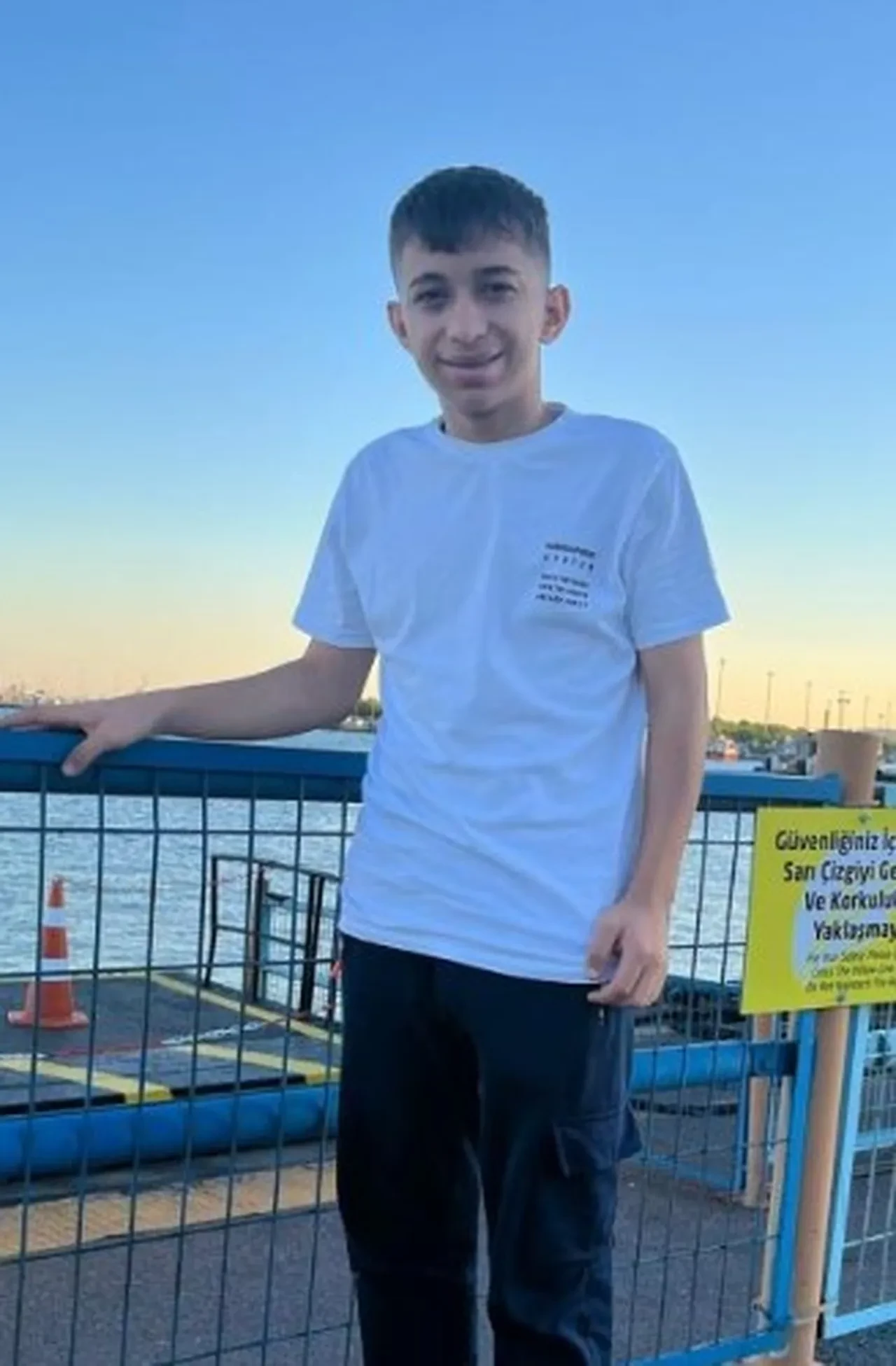 Sadece mesaj atıyor! 18 yaşındaki genç günlerdir eve dönmedi: "Suça sürüklenmesinden korkuyorum"