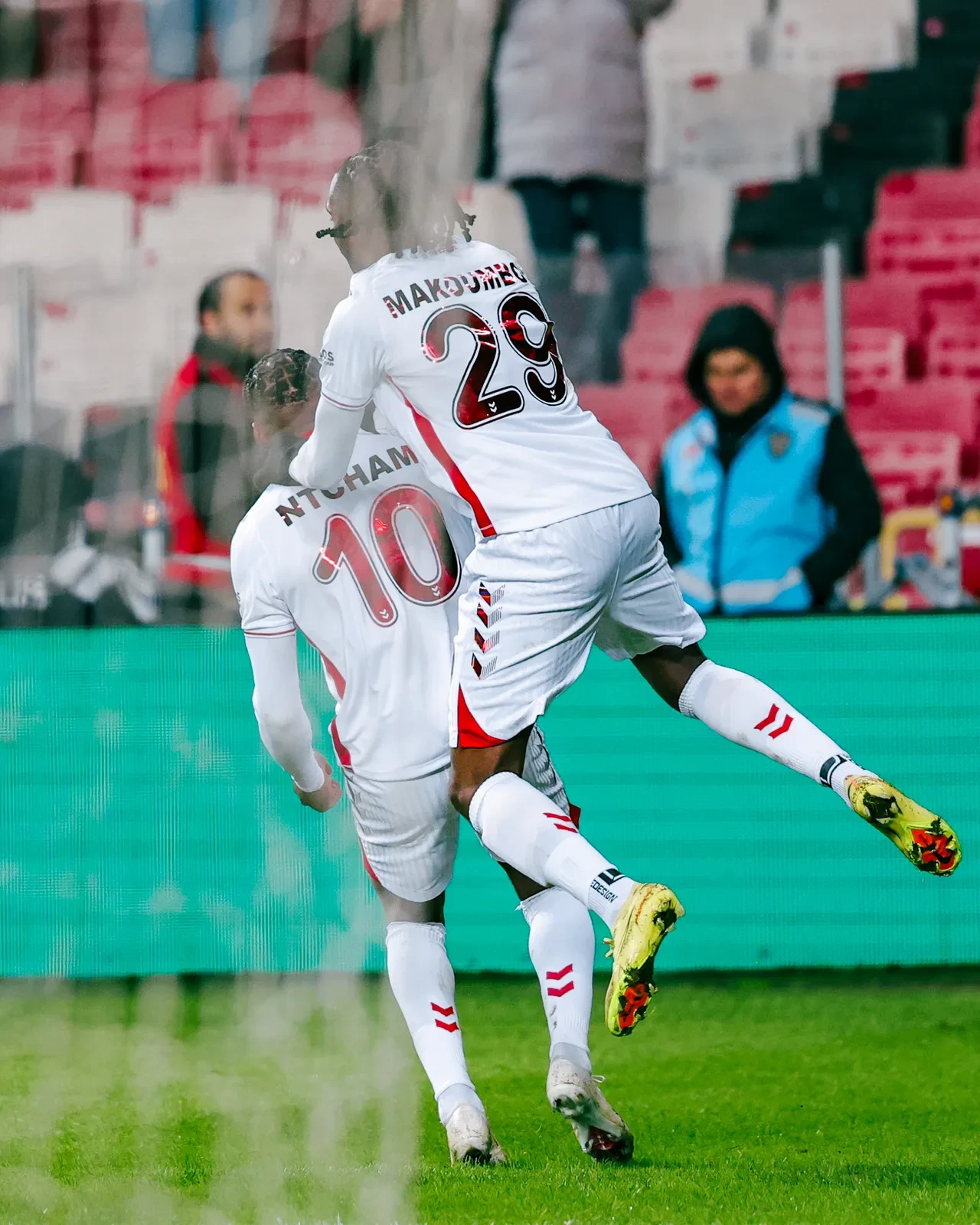 Samsunspor'da Avrupa zaferi sonrasında galibiyet kritikleri!