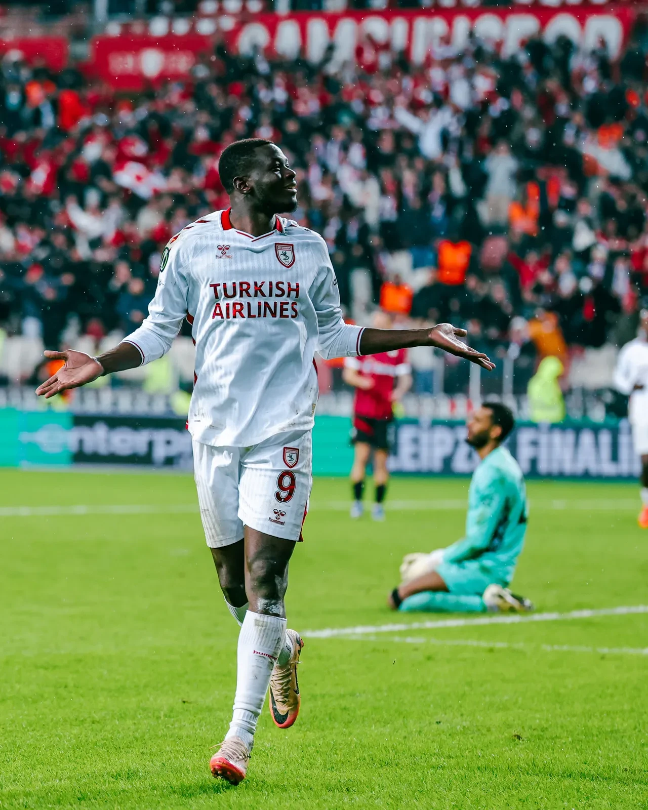 Samsunspor'da Avrupa zaferi sonrasında galibiyet kritikleri!