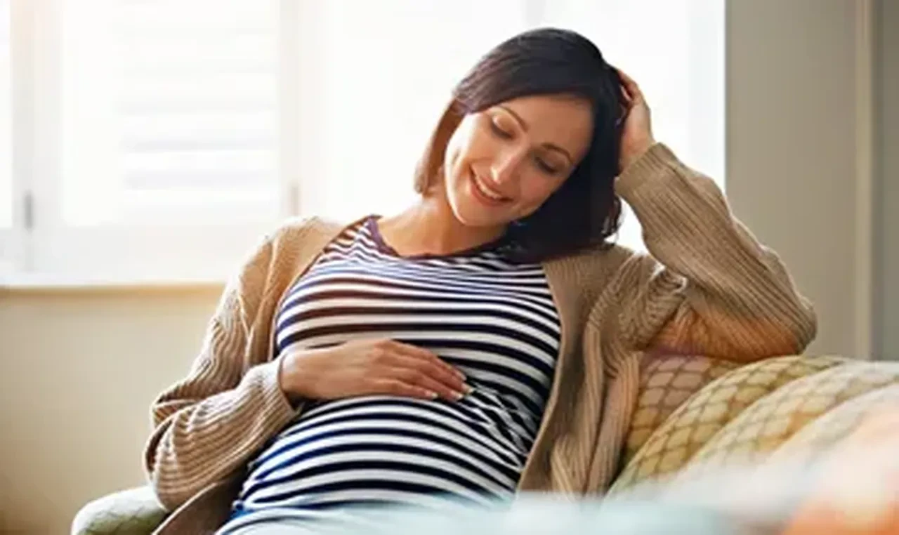 "Sütüm fazla ama bebeğim huzursuz" diyorsanız nedeni hiperlaktasyon olabilir! Uzman isimden uyarı: Bunu sakın yapmayın